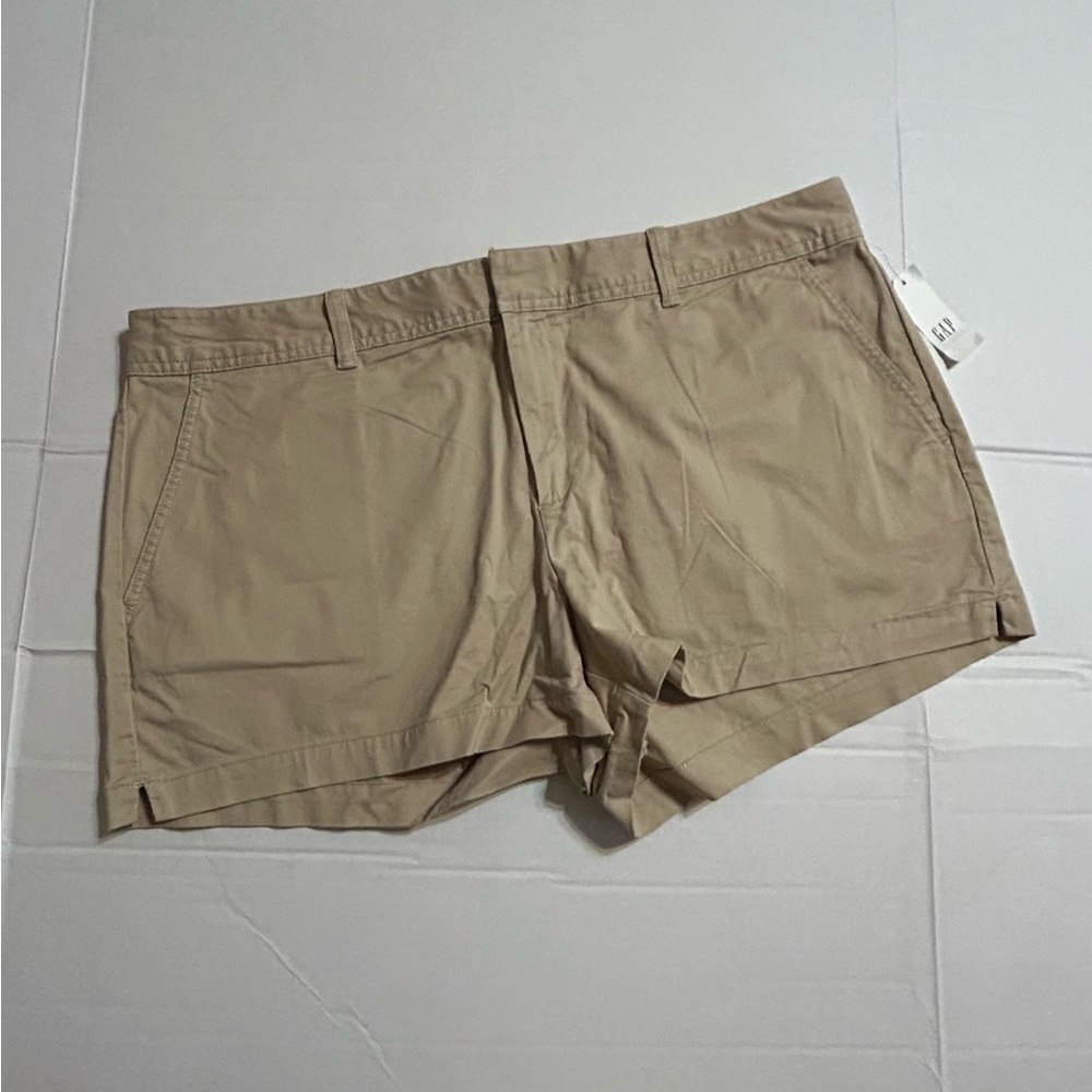 NWT 18 GAP Tan City Shorts with Classic Design